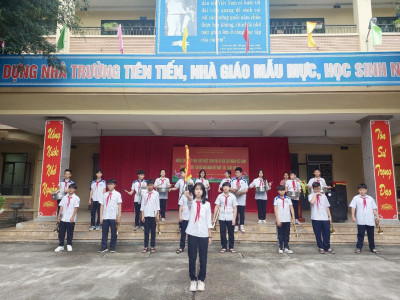 Hưởng ứng ngày Pháp luật nước CHXHCN Việt Nam; tuyên truyền "Em yêu biển đảo Việt Nam" và "Luật trẻ em"