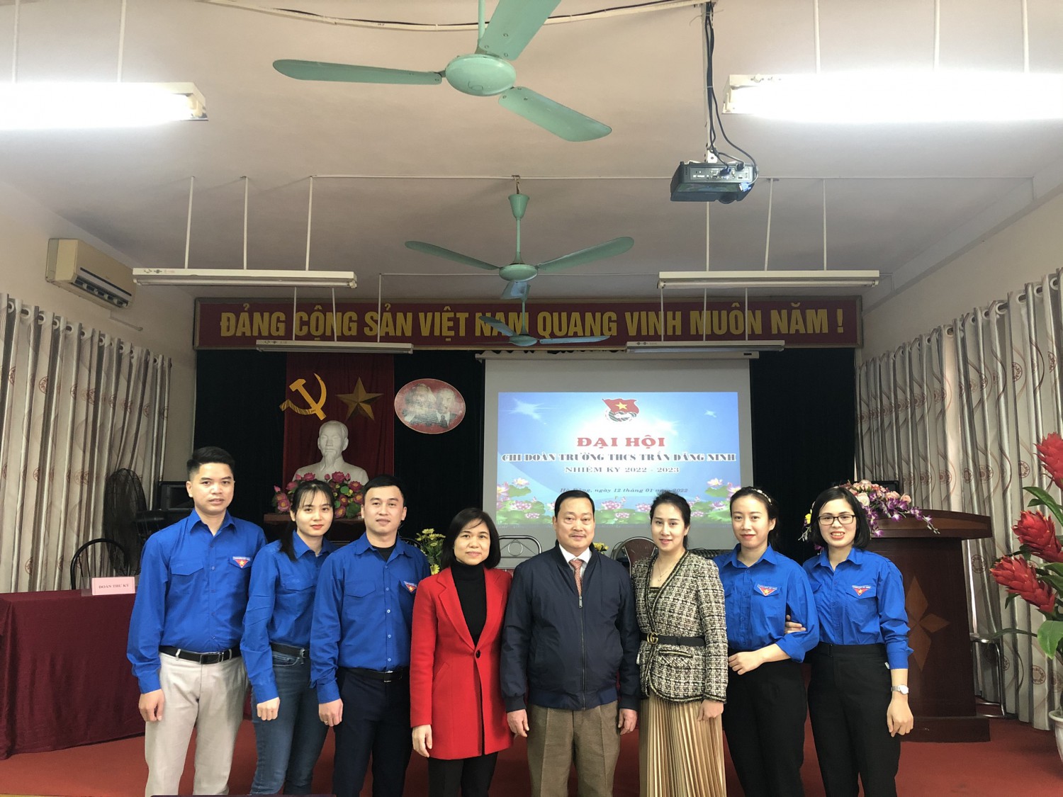 Đại hội Chi đoàn trường THCS Trần Đăng Ninh nhiệm kì 2022 - 2023