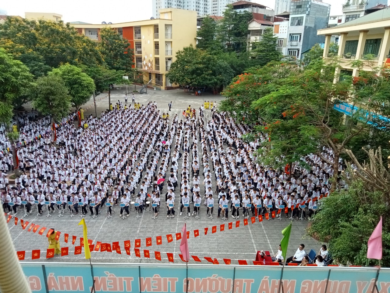 sân trường